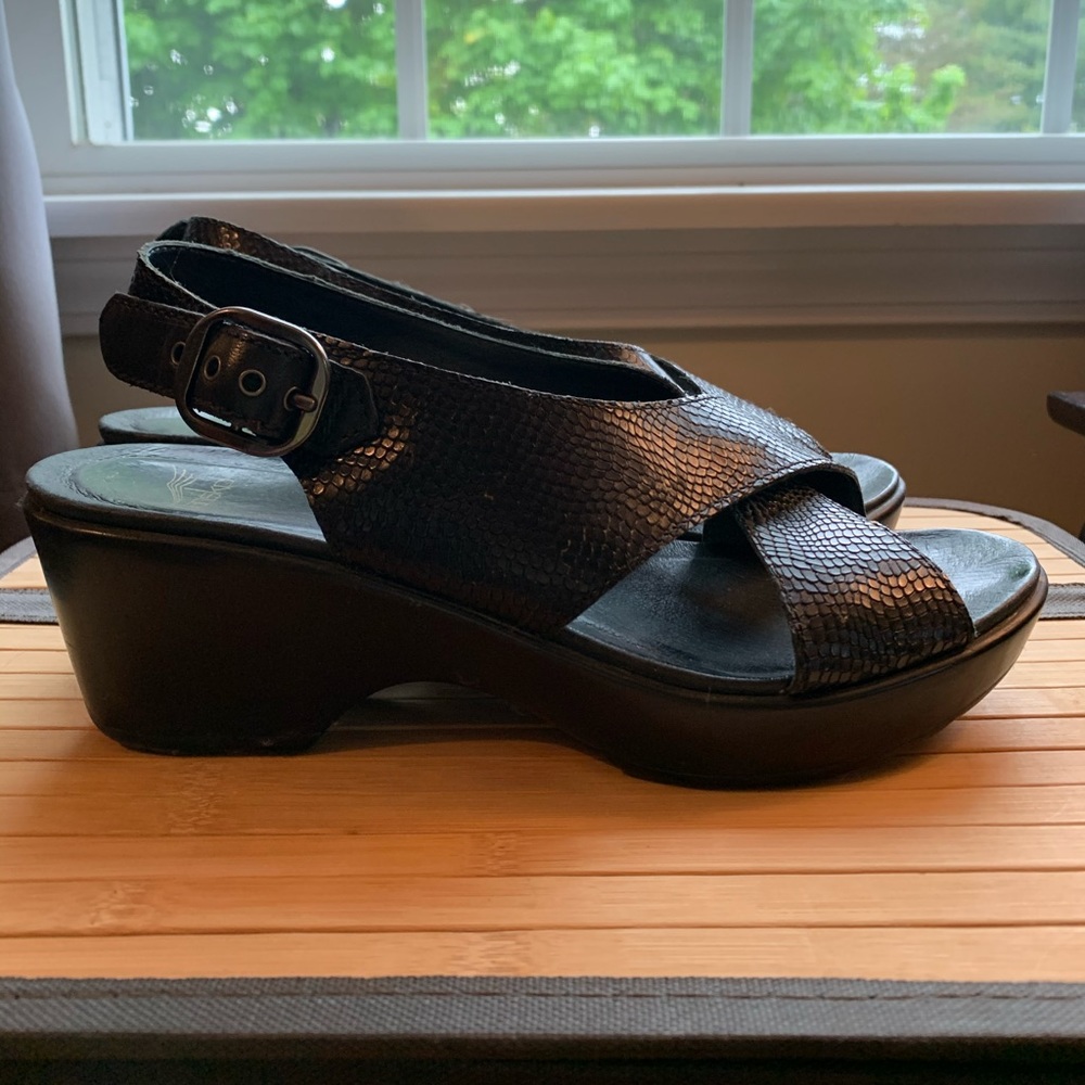 Dansko Jacinda Sandal!